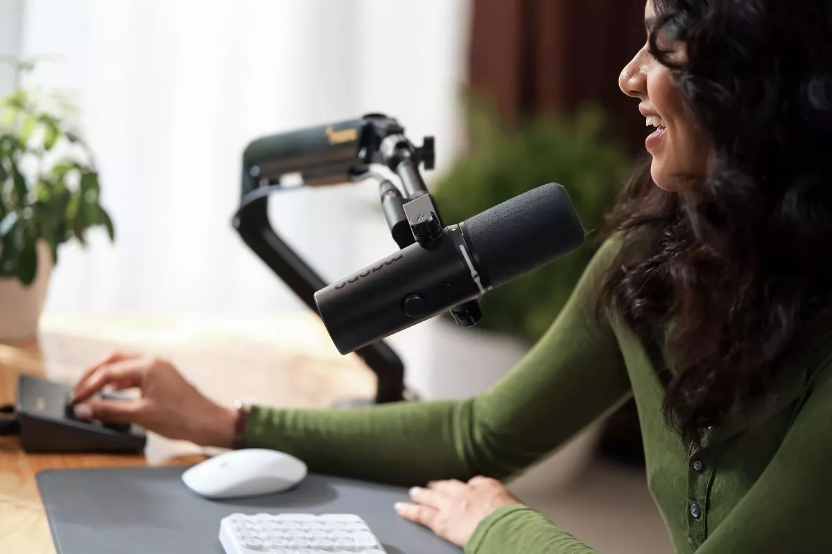 The PD500W has the coolest trick up its sleeve since mics went wireless: internal recording