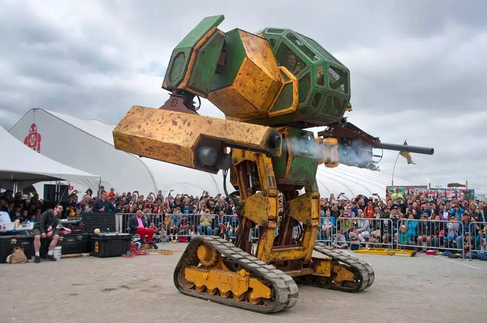 Megabot fires its paintball cannons at Maker Faire 2015