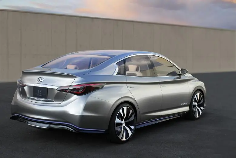 The LE will be clearly sportier and more aggressive than the Leaf