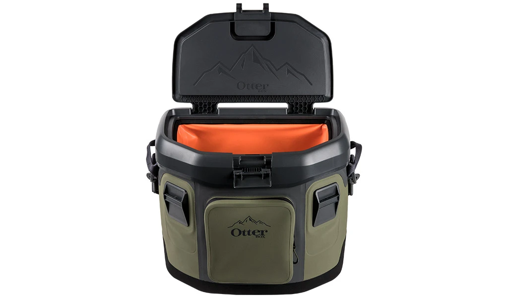 The Trooper 20 has a flip top lid