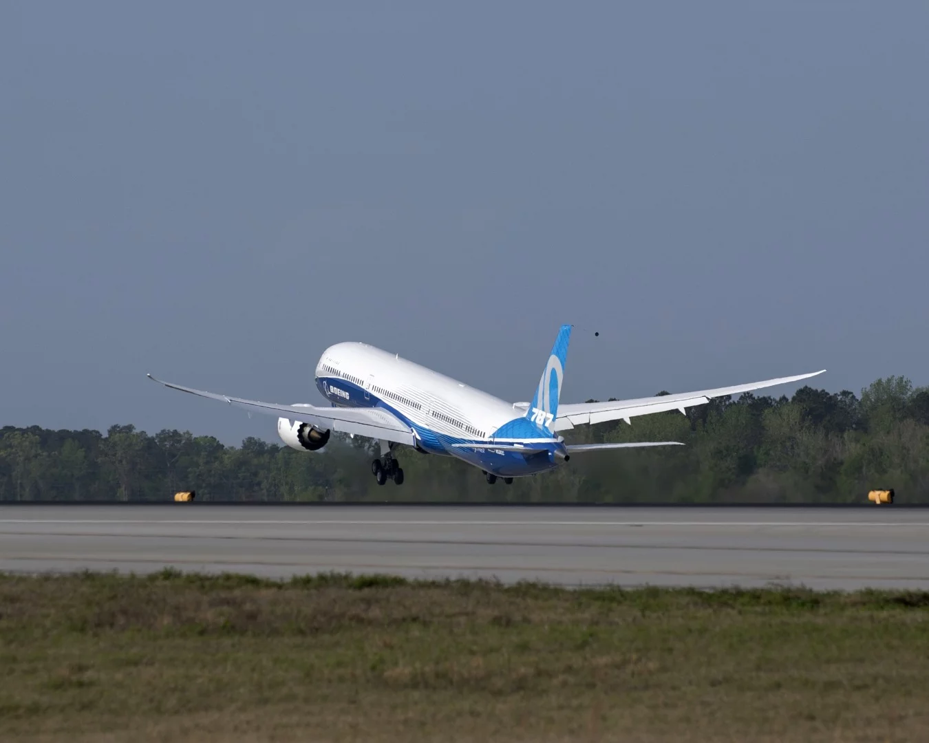 Boeing's 787-10 Dreamliner has taken to the skies for its maiden flight