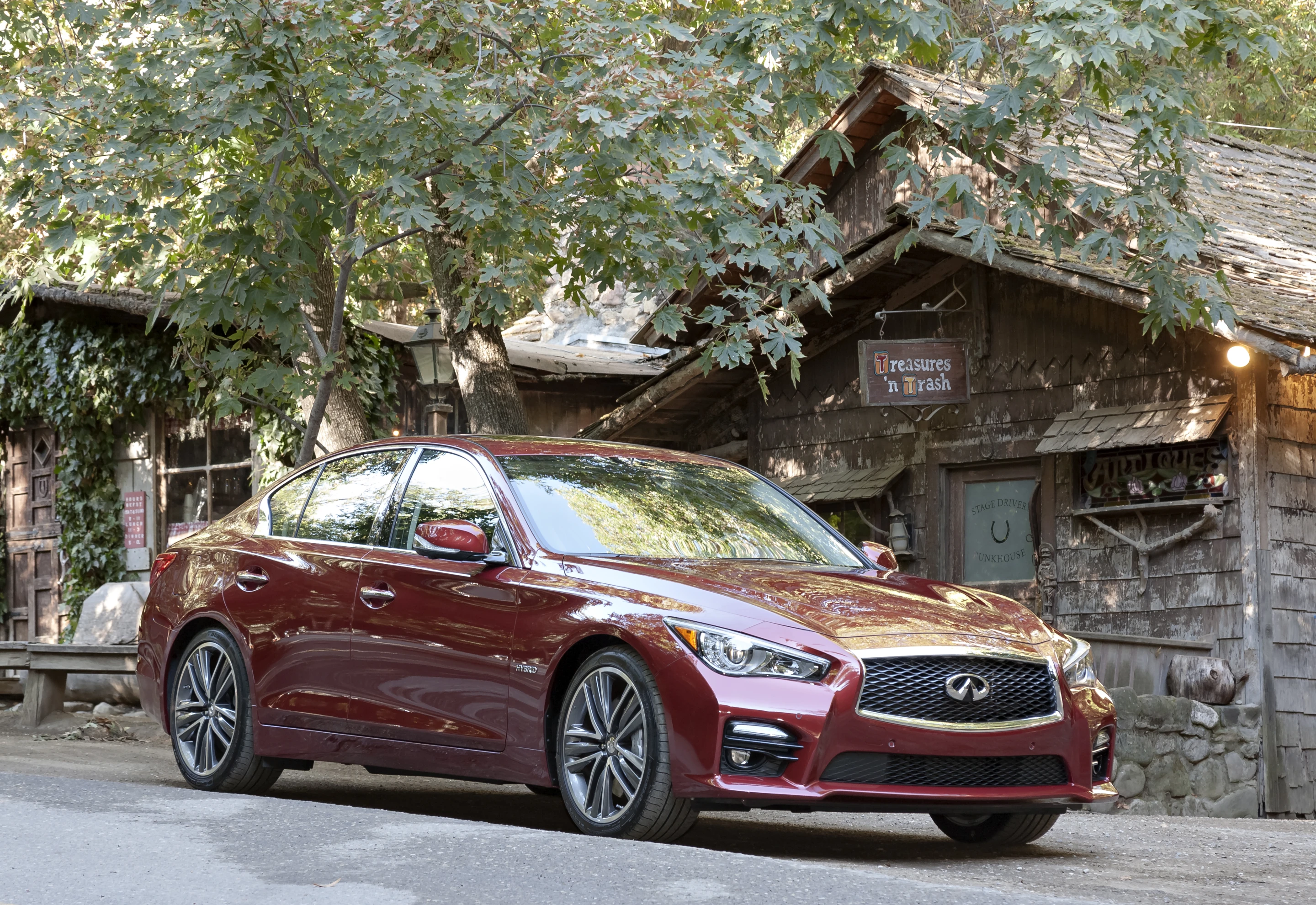 New Q50 is stiffer and wider than the outgoing G37 thanks to revised architecture and material in the roof and pillars