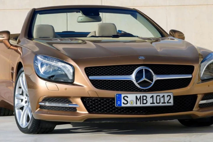 The 2013 Mercedes SL benefits from the extensive use of aluminum