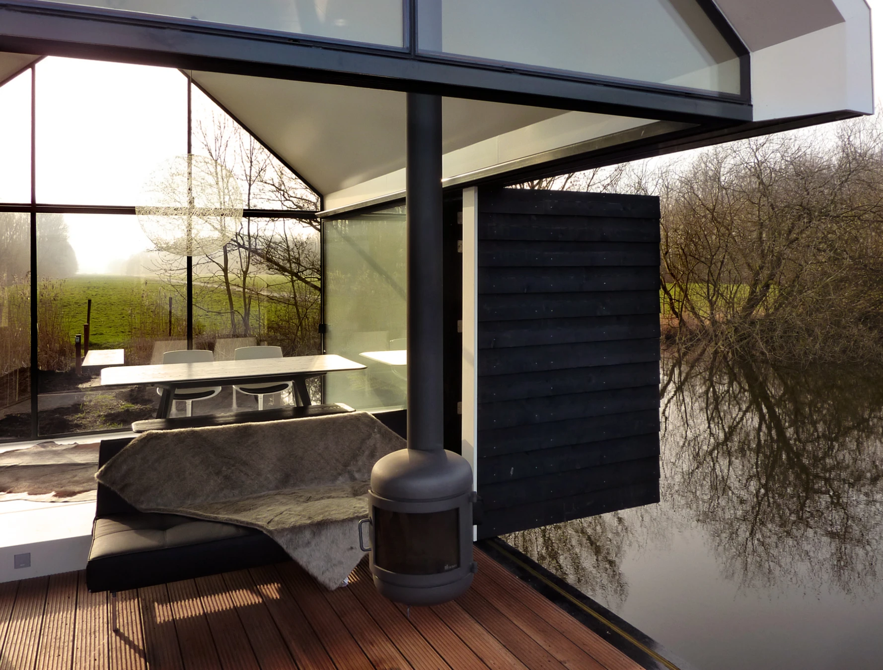 Ah yes. Furniture. Good (Photo: 2by4-architects)