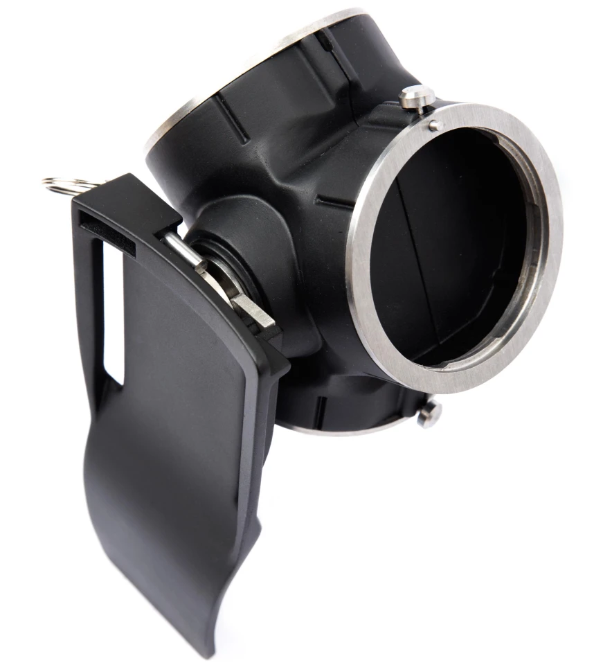 The TriLens weighs in at 295 g (0.65 lb) and can reportedly carry up to 100 kg (220 lb)