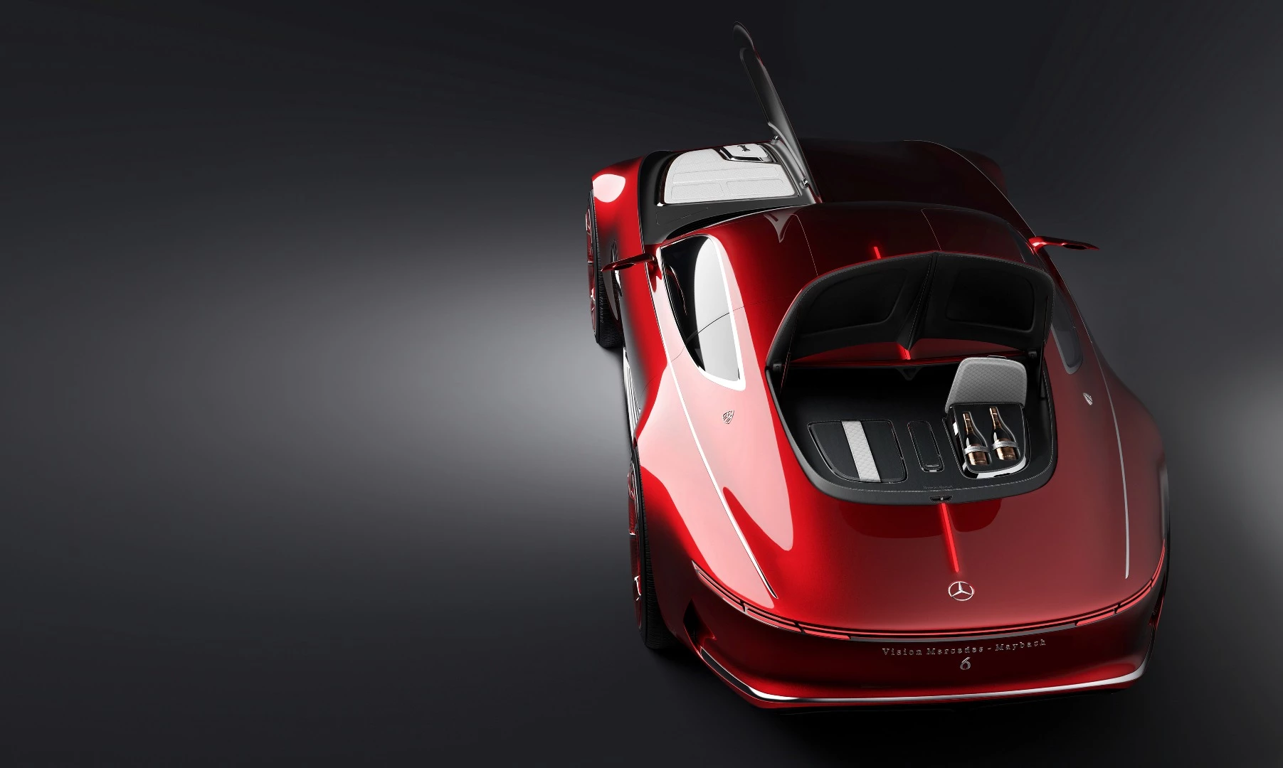 In the front luggage area of the Vision Mercedes-Maybach 6 is a set of two suitcases, exclusively created for the vehicle. Here too the designers have followed the sensual, pure design idiom of Mercedes-Benz. Plenty of space has also been provided for further additions such as picnic accessories or personal items.