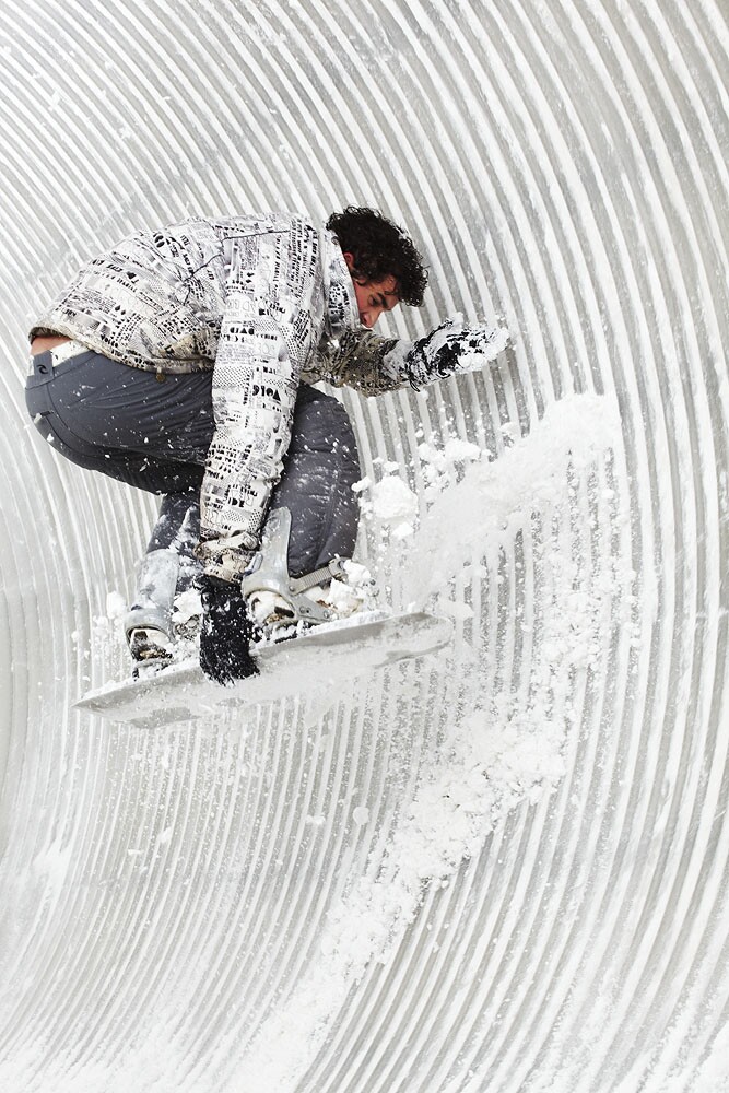 Snowboarding through the summertime the Snowtunnel
