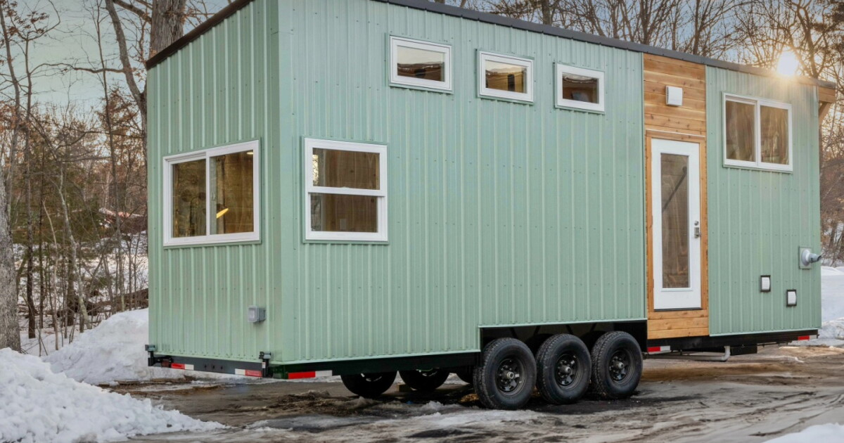Book-filled tiny house for two focuses on reading and relaxation