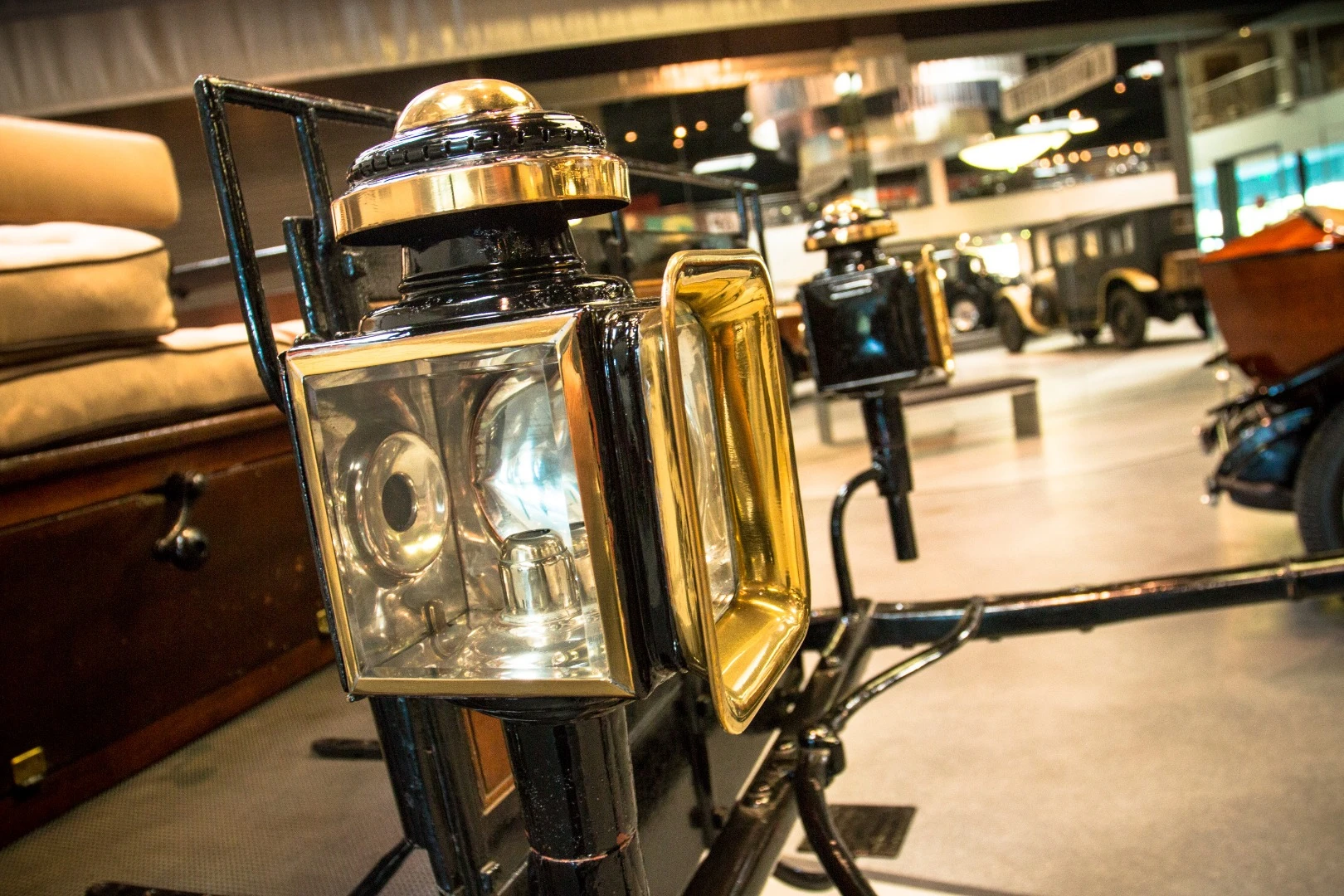 1800s-era Labourdette Dog Cart: driving lamp was well sufficient for a one-horsepower vehicle like this.