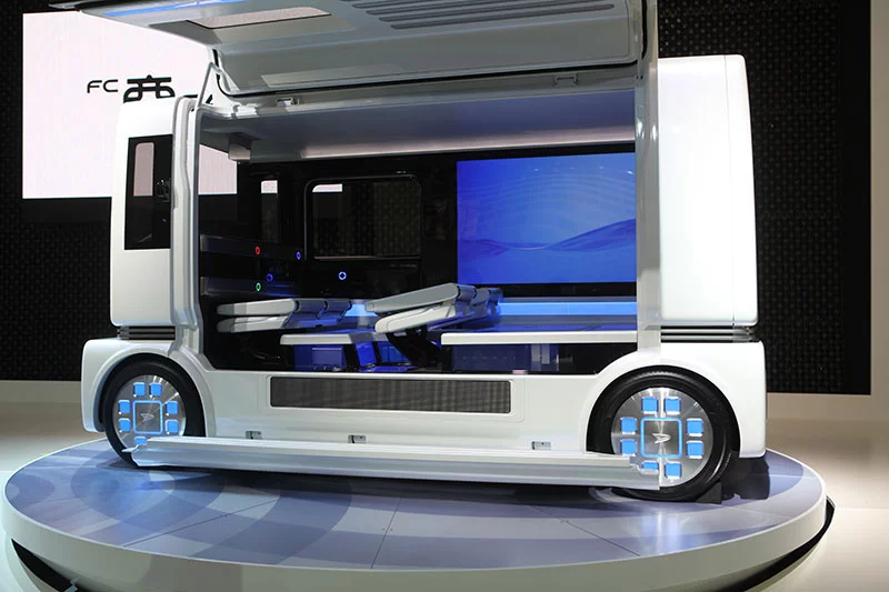 Daihatsu "shoCase" hybrid concept vehicle