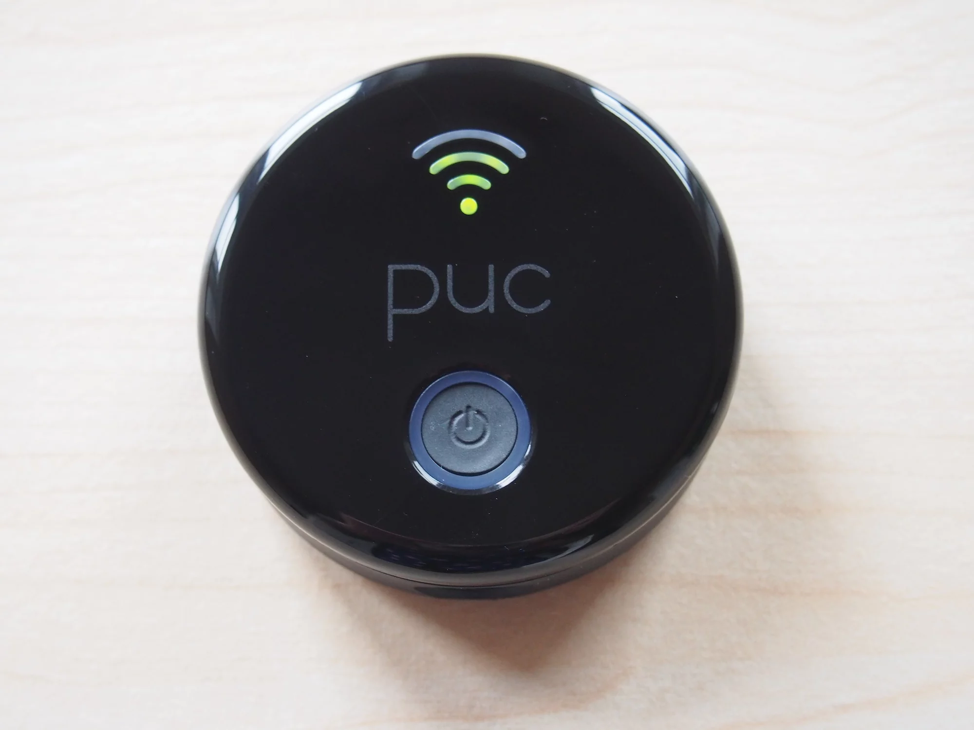 Switching on the PUC presents some pleasant flashy alternating green and red lights