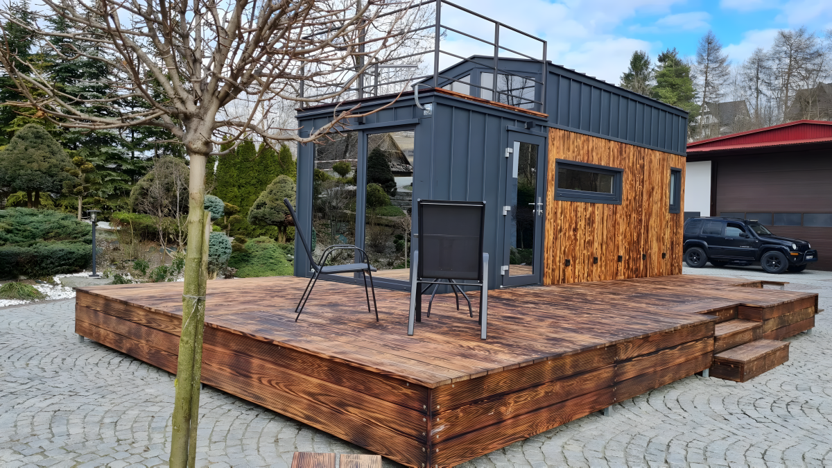 24-ft-long tiny house expands living space with rooftop terrace