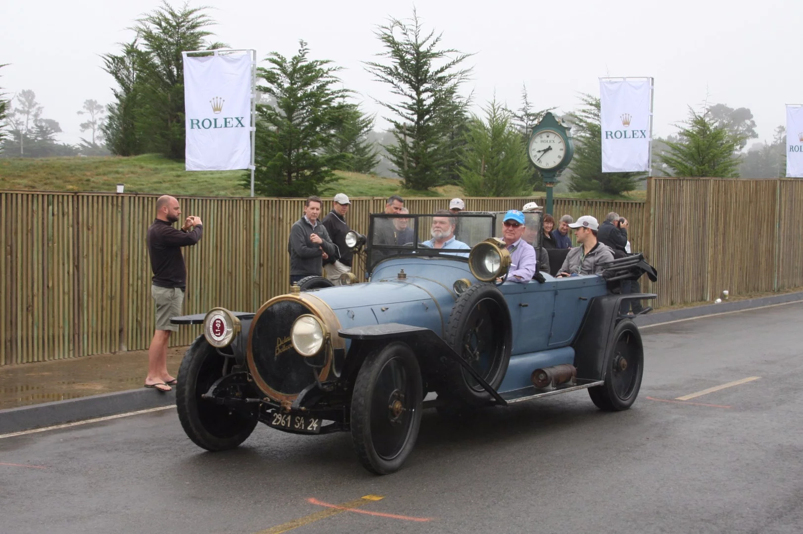 Open air touring on The Tour d'Elegance