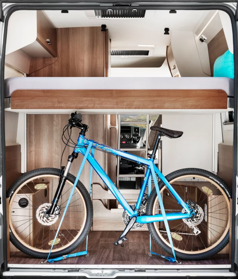 The 540 D and 600 D come with a lifting rear bed that rises to make space for gear and cargo