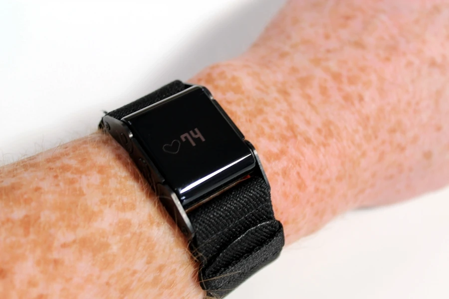 The PulseOn is a new heart-rate monitor fitness device