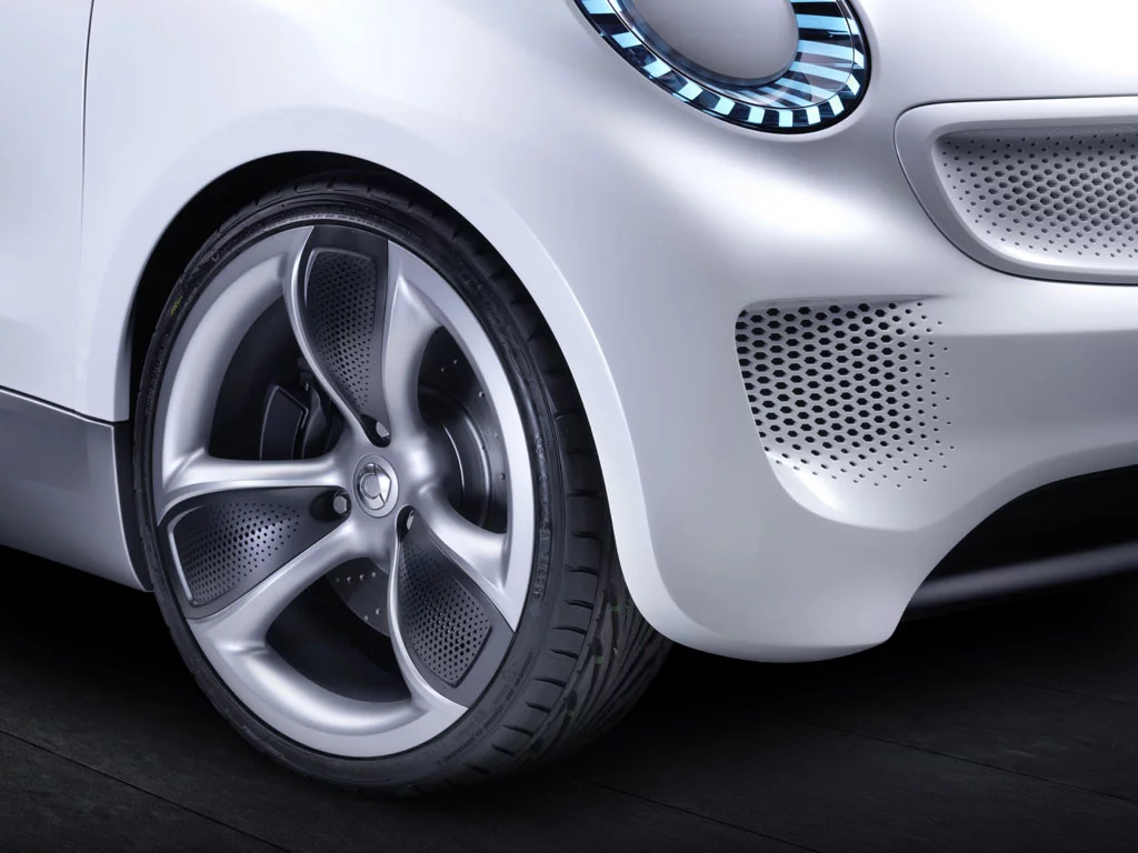 Even the wheels have a Crossblade look