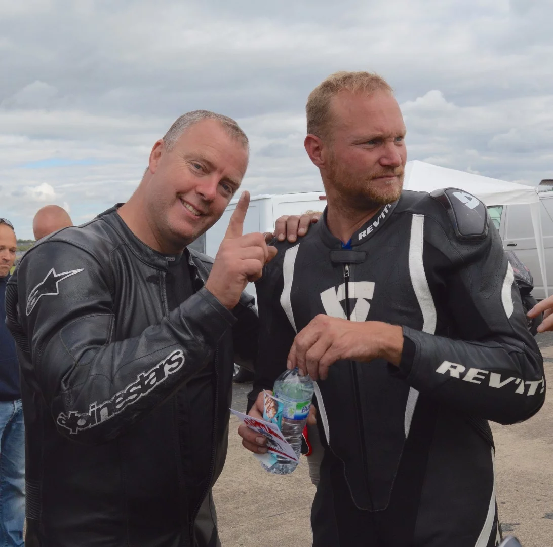 Gary Rothwell (left) congratulates the winner, Egbert Van Popta (right) after his record-setting run