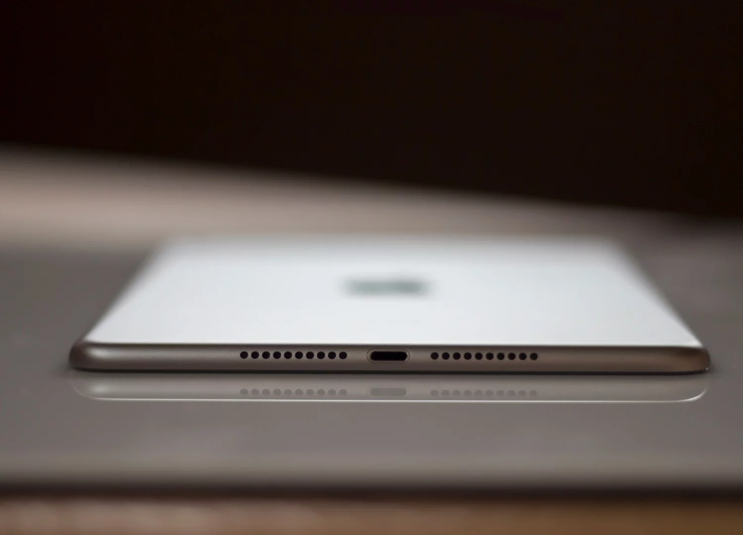 The iPad mini 4 is 6.1 mm thick, the same depth as the iPad Air 2