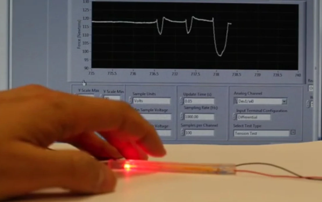 Wave patterns show the reaction of a flexible sensor to movement