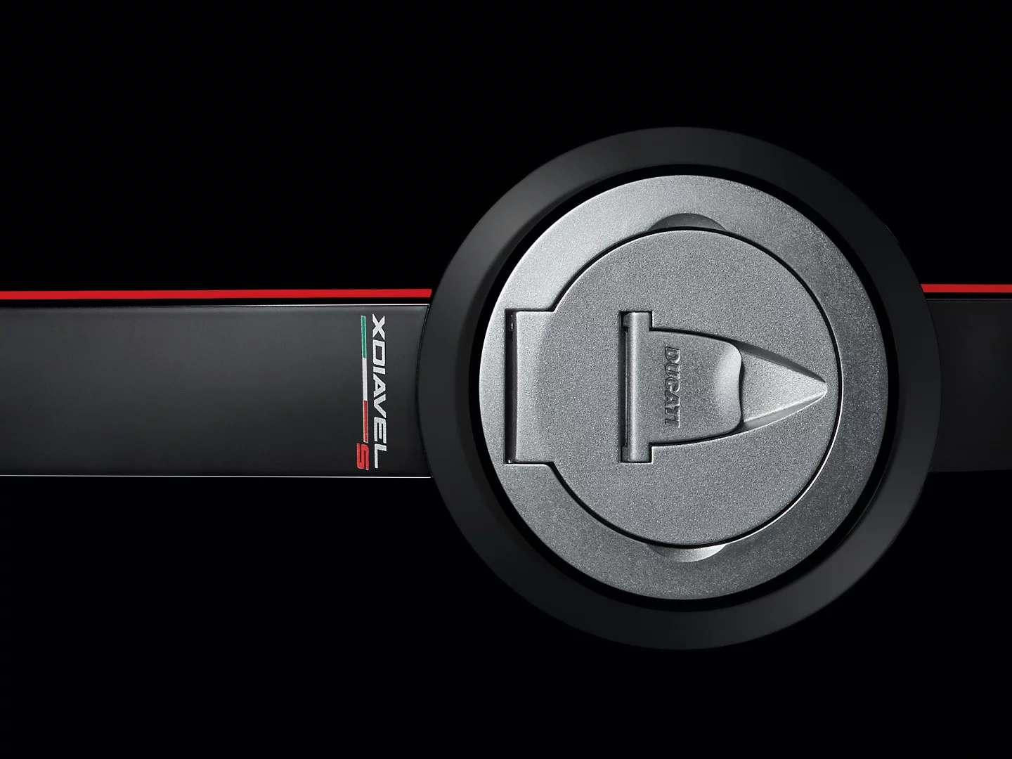 Ducati XDiavel S: tank detail