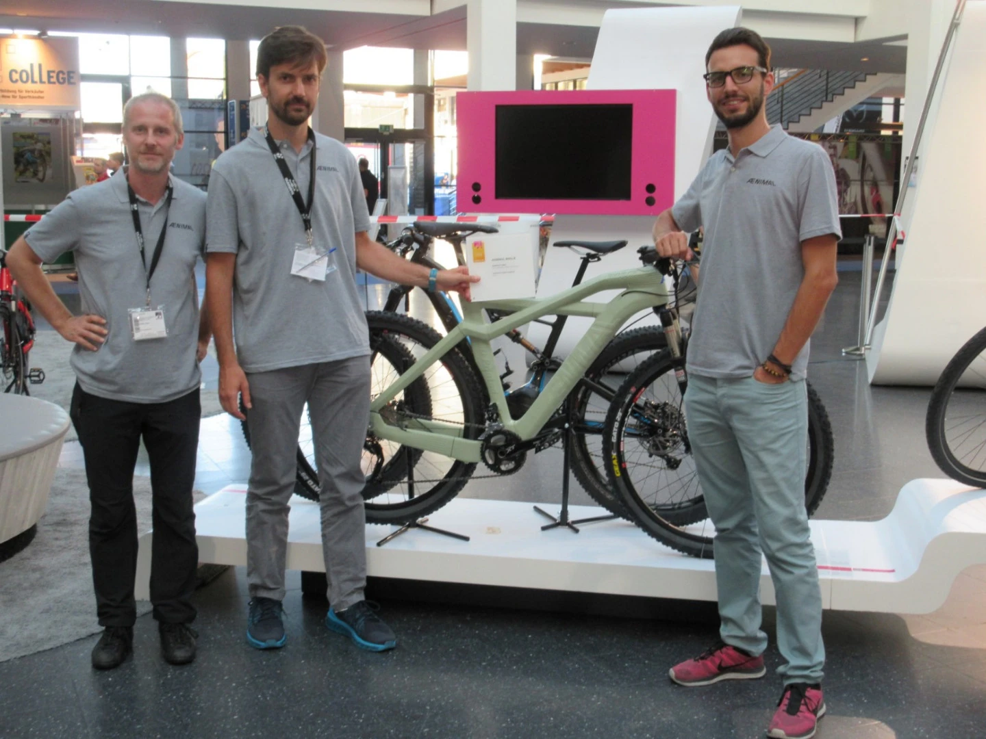 The design team won a gold award for the Aenimal Bhulk, at the Eurobike show in Germany
