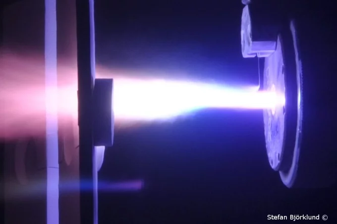 The new coating protects airplane engine components from heat damage, while lasting longer than existing similar coatings