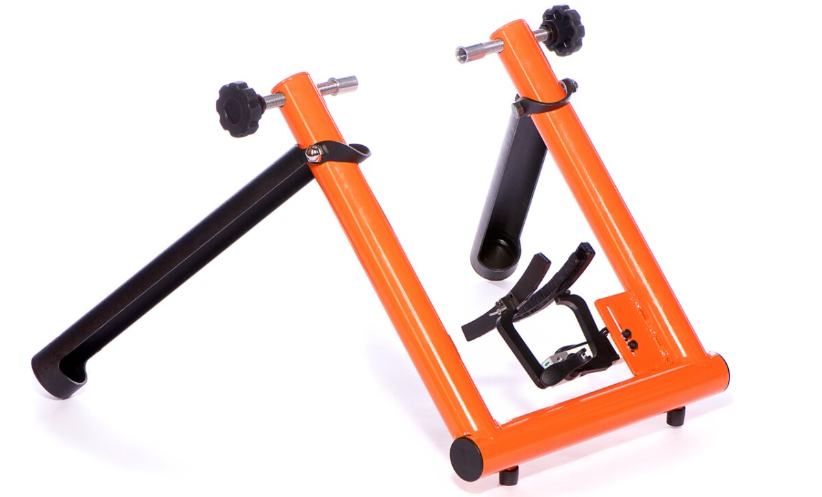 The STAC Zero is currently the subject of a Kickstarter campaign, where a pledge of CAD$349 (about US$273) will get you a basic non-power-meter-equipped model, while CAD$449 ($351) will get you one WITH a power meter
