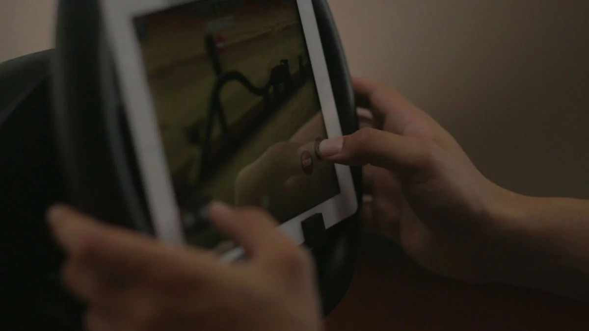 The KOLOS' 12.3-inch (31.3-cm) diameter is small enough to tap the screen without taking your hands off the wheel