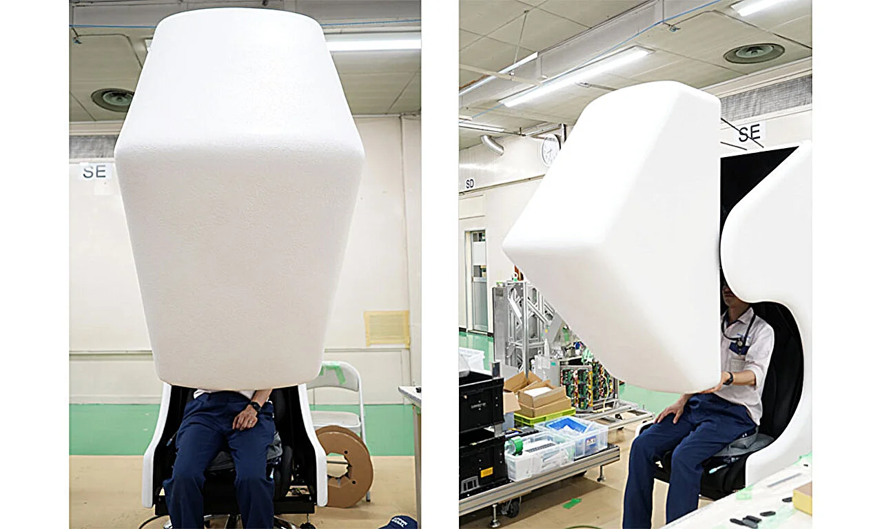 This VR chair swaps the headset for a floating image