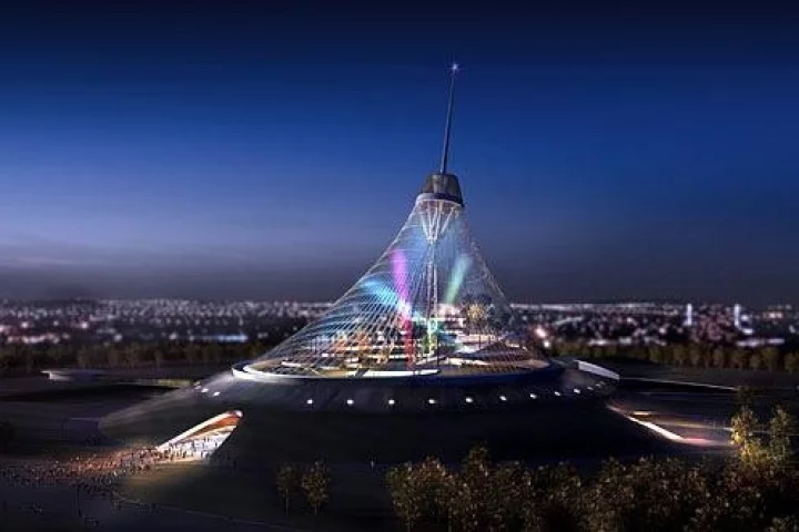 Kazakhstan's Khan Shatyry Entertainment Center, due for completion in 2008, a magnificent ETFE spire as its centrepiece.