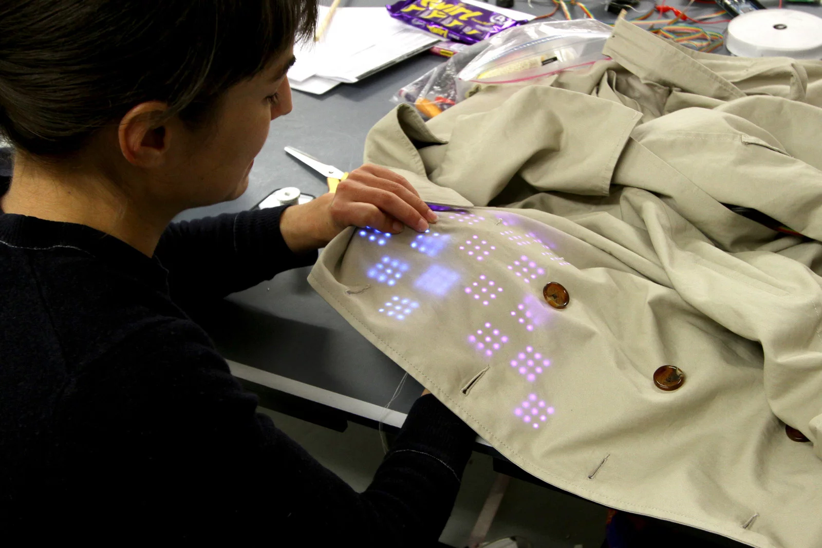 LEDs woven into the jacket's chest area start to pulse when the chocolate bars are detected (Photo: Hirsch & Mann)