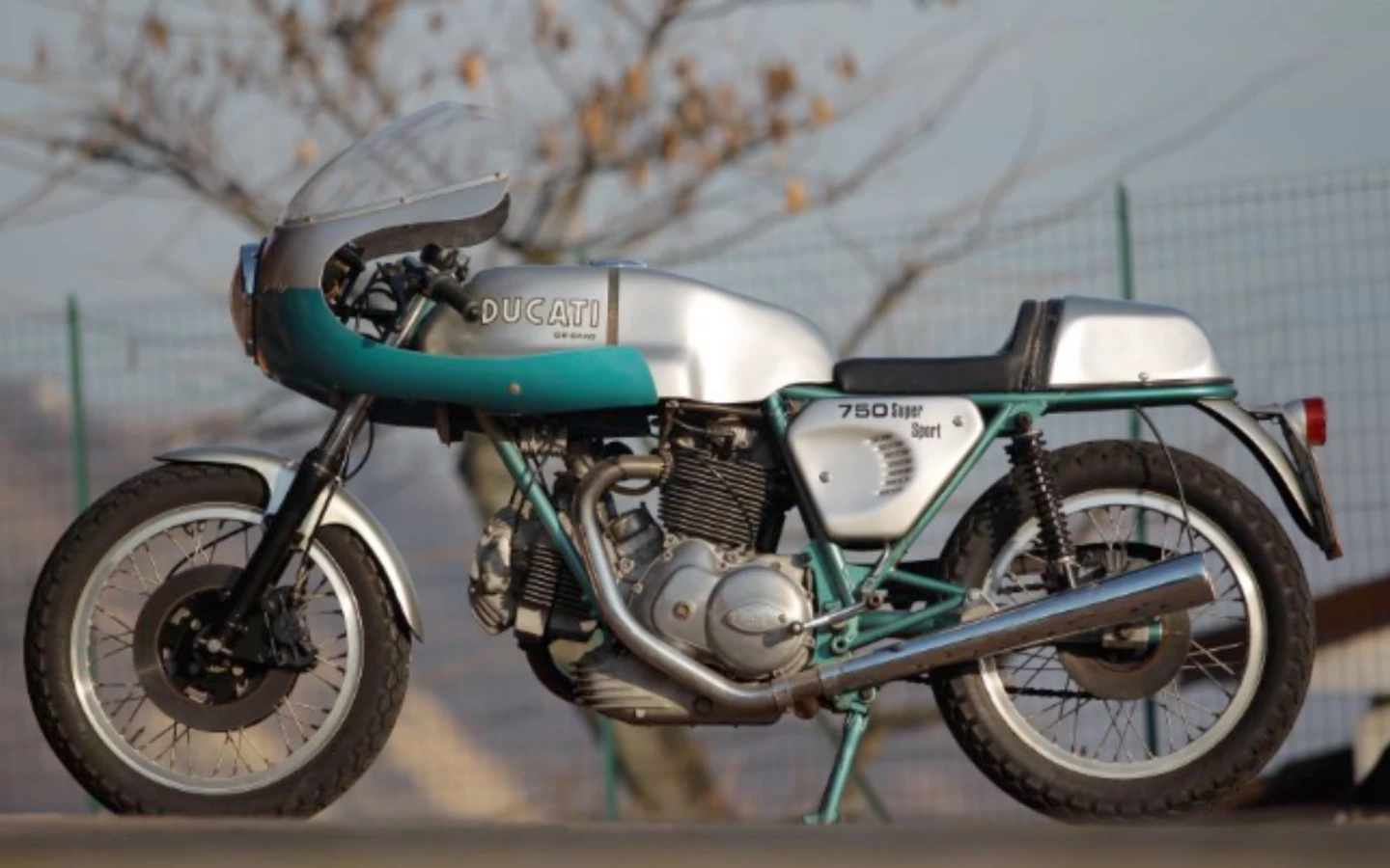 The sportiest version of the original 750 Ducati, produced to celebrate the Ducati 1-2 victory of Paul Smart and Bruno Spaggiari in the 1972 Imola 200 Mile race. Ducati produced just 401 examples of the green-framed 72 hp Desmo 750 SS. This bike sold for EUR114,371 (US$152,885) at Artcurial's Retromobile auction in February, 2013.