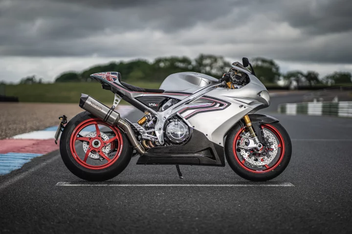 The new Norton engineering team deemed the previous V4SS version as unfixable and went on to re-engineer the motor before releasing the new V4SV