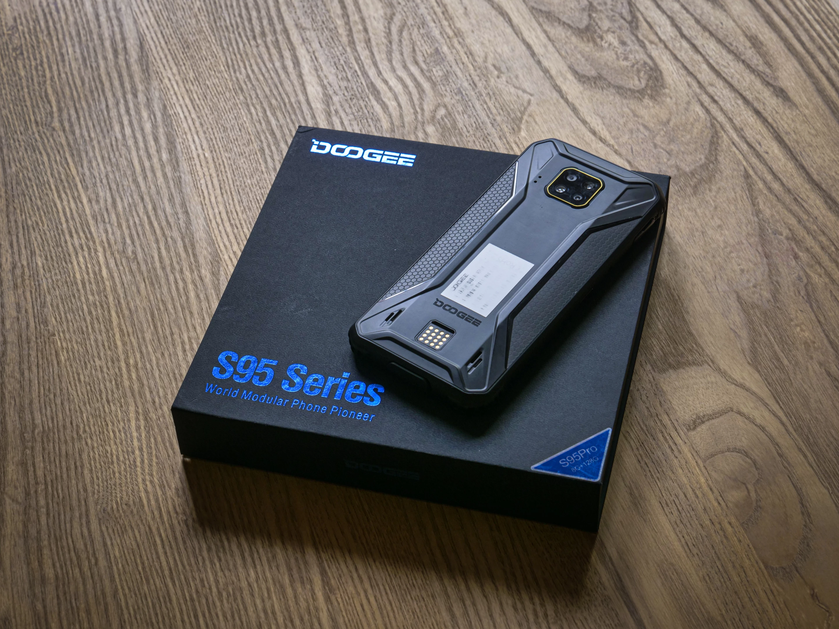 A rugged Android smartphone that can be dropped or dunked with abandon