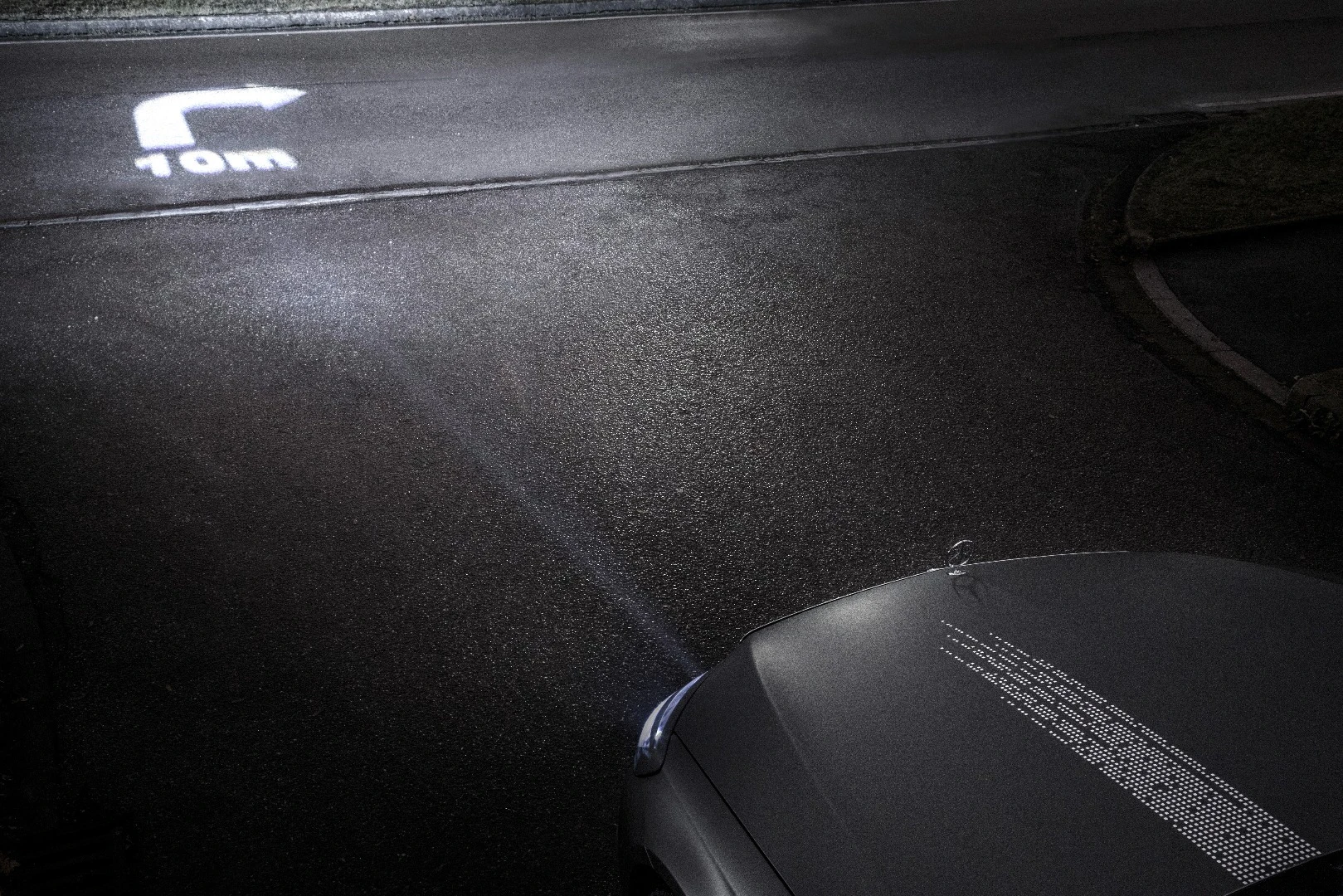 The Digital Light system has the ability to project different objects onto the road