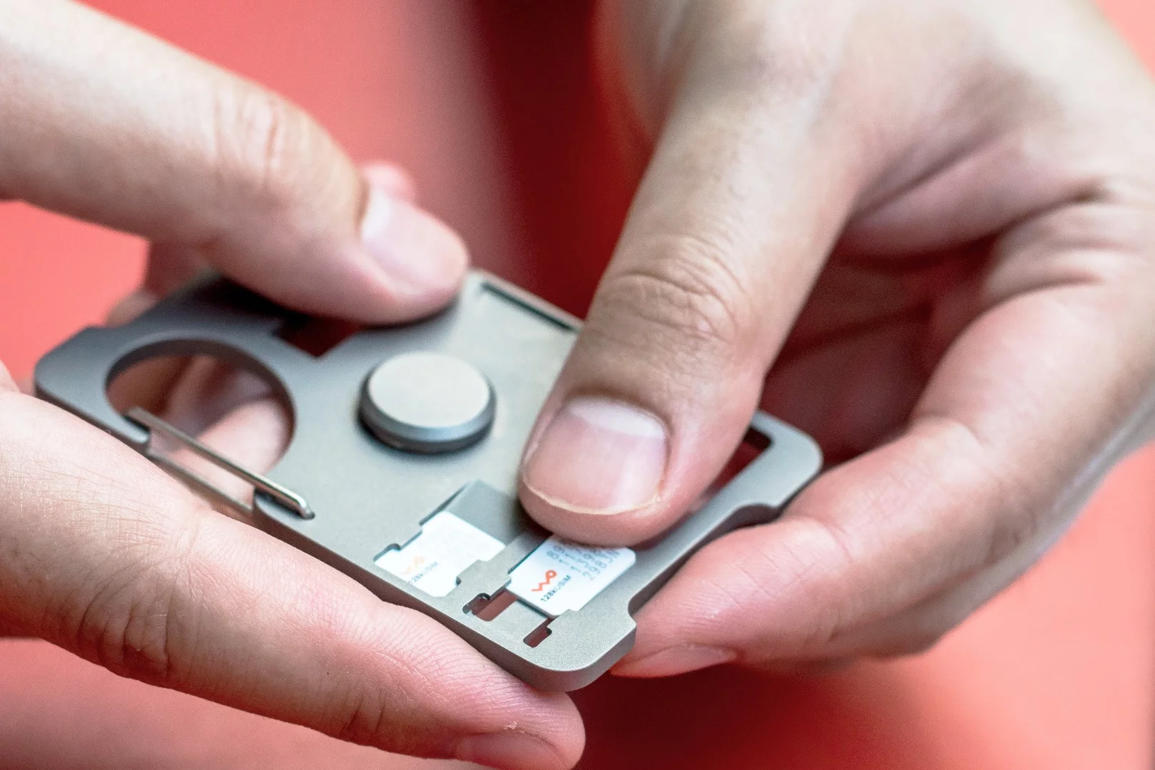 TheT'spin tool features two nano sim card holders