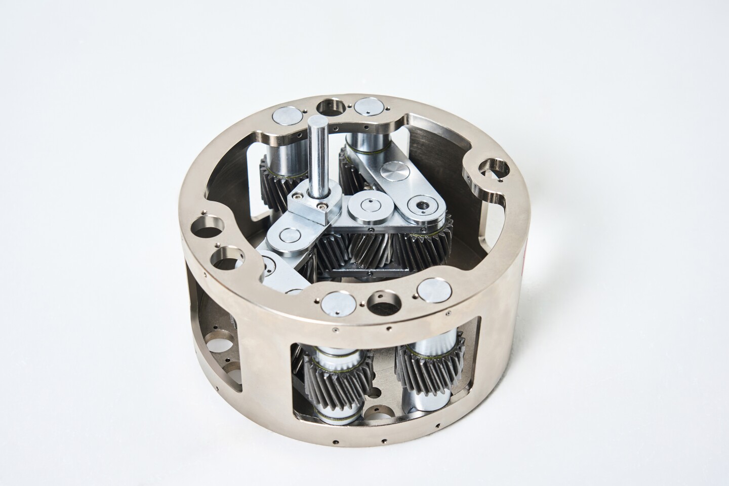 A close look at one of the Uni Wheel modules, which engages an outer ring gear