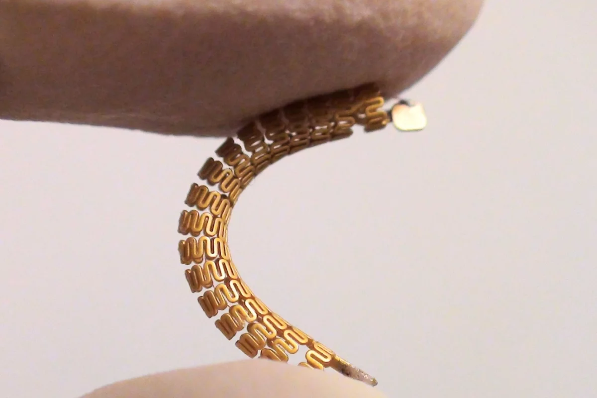It may look like a regular stent, but the smart stent has a tiny sensor to monitor for changes in blood flow, and can emit wireless signals to an external device to alert doctors of early signs of artery narrowing