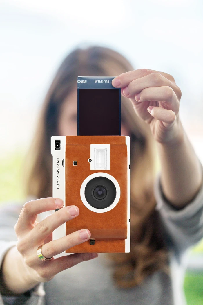 The Lomo'Instant works with the credit-card sized Fujifilm Instax Mini film