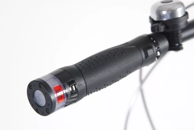 Licht's 65-lumen brake light automatically illuminates whenever the bike is stopping, thanks to an integrated accelerometer