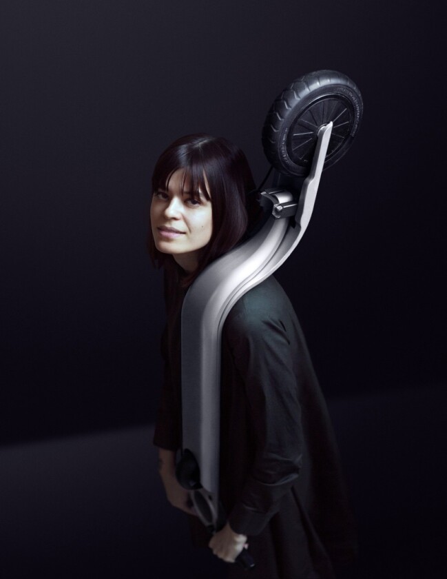 The Eagle's curved design at the front wheel could make between ride carrying a tad more comfortable thanks to its contoured shape fitting nicely on the shoulder