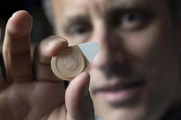 Researchers have developed a contraceptive patch that can be applied in five seconds and lasts over a month