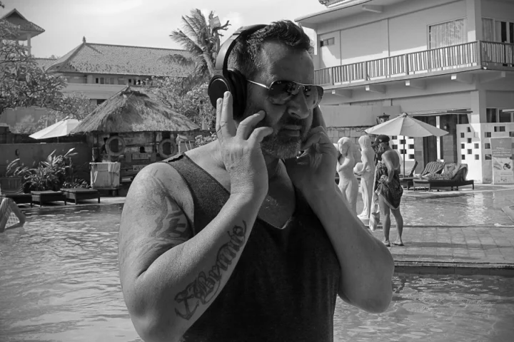 BG Audio's Augmented Audio experience allows users to invite others to the listening party