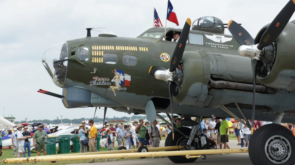 Tribute to veterans - EAA AirVenture 2010