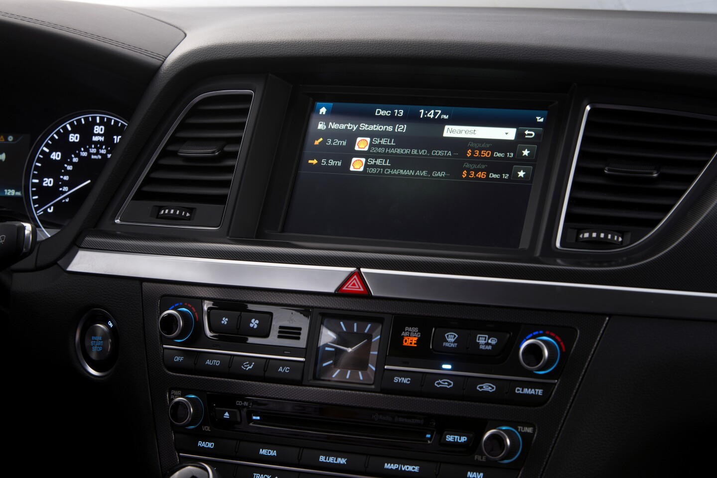 The 2015 Hyundai Genesis will launch with mobility and connection features, including pioneering the Google Glassware implementation