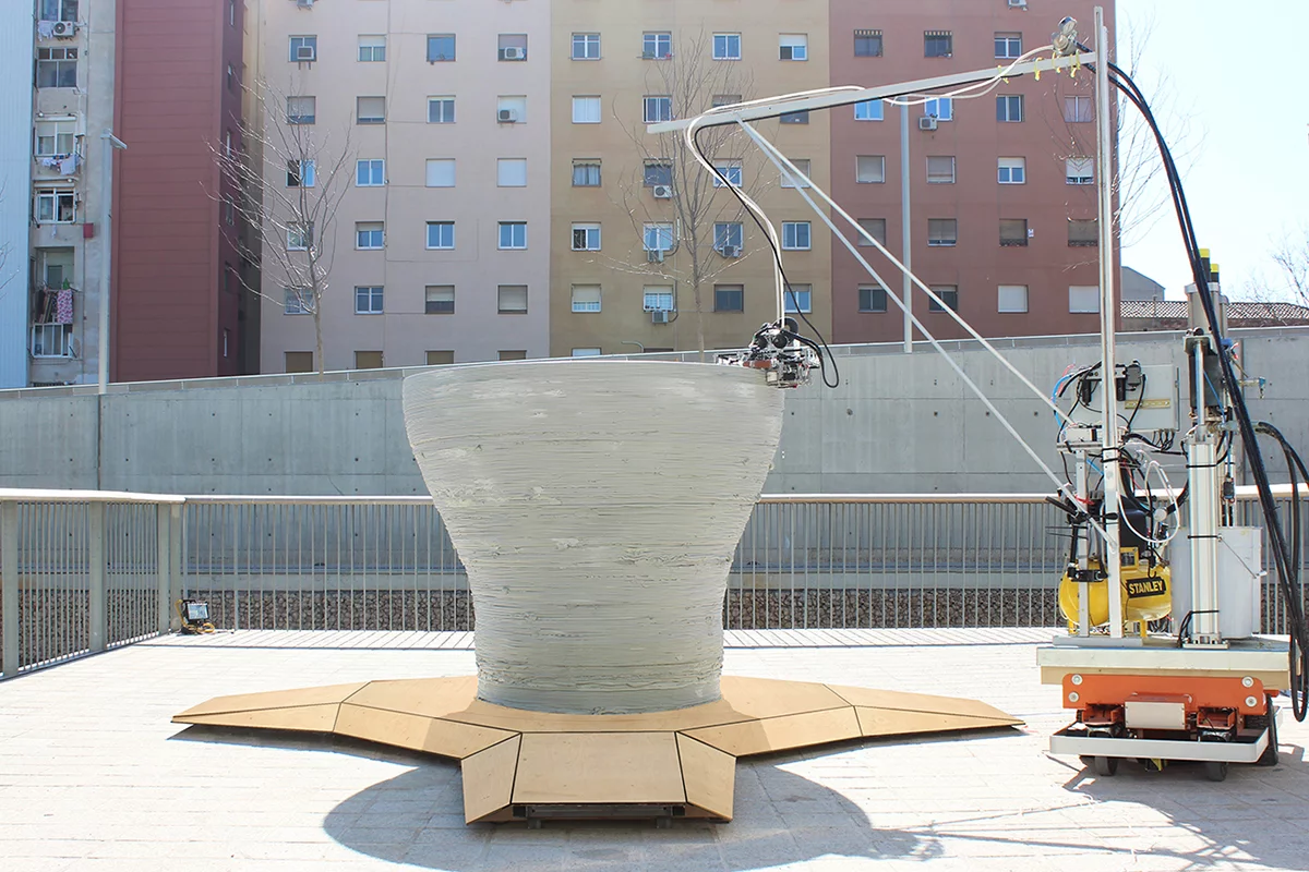 Working together, a team of 3D-printing "Minibuilders" can construct structures many times larger than themselves