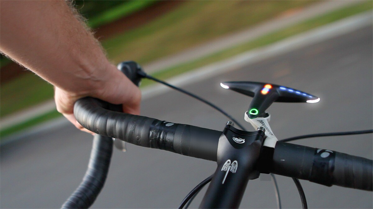 The Hammerhead also lets riders know things like how soon a turn is coming up, and how far they are into the trip