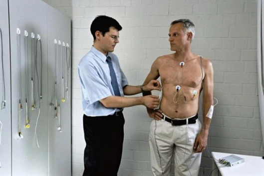Skin electrodes on the arm, neck and torso registered stress indicators such as muscular tension and heart rate during the journey.