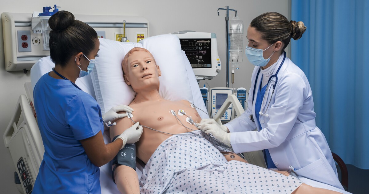 Speaking, shifting humanoid robotic simulates a affected person with a mind harm Speaking, shifting humanoid robotic simulates a affected person with a mind harm