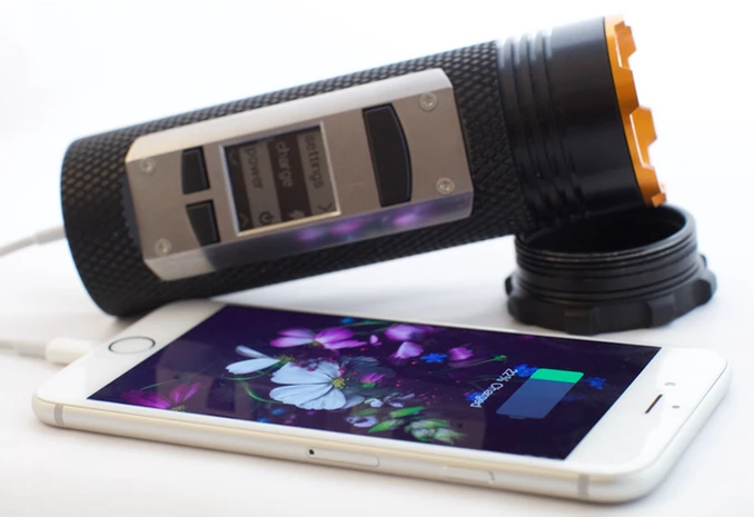 Features of Fogo include a 6,800 mAh backup battery accessed via a USB port, a pedometer, ambient light sensor for adaptive brightness an app-based operating system (OS) and a 128 MB of onboard storage